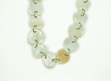 Load image into Gallery viewer, HEART Perlmuttchoker