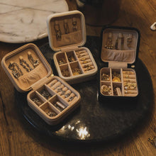 Load image into Gallery viewer, SCHMUCKBOX quadratisch